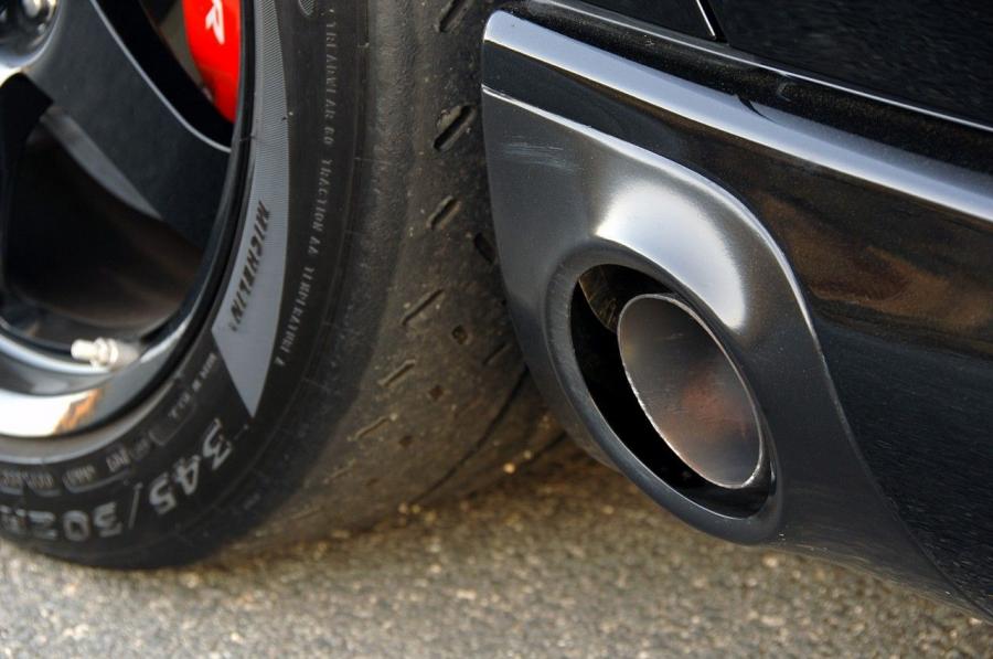 Детали экстерьера Dodge Viper SRT10 ACR 2008 года  (фото 80 из 86)